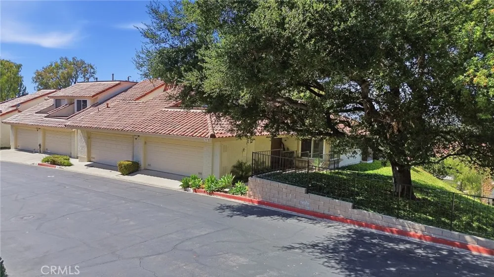 701 Blue Oak Avenue Newbury Park, CA 91320