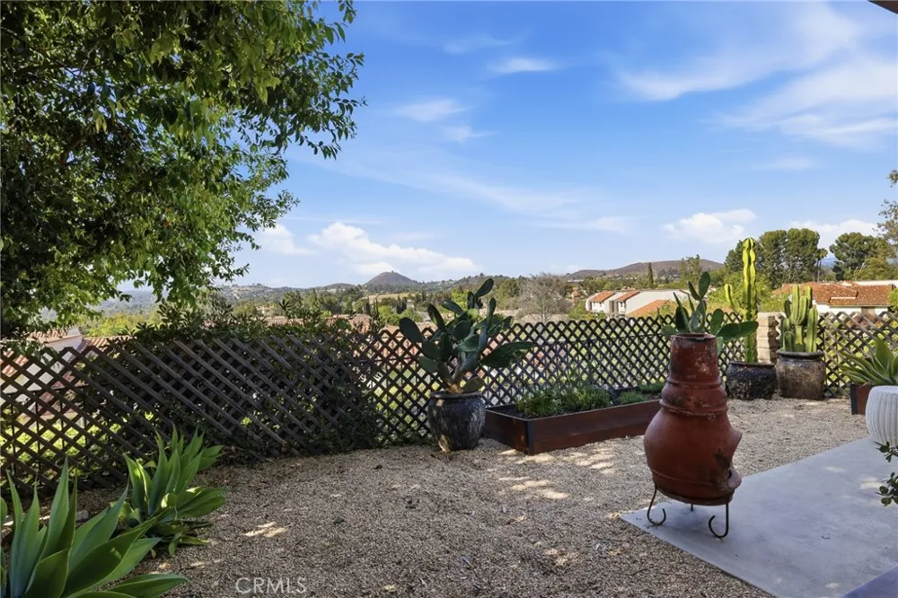 701 Blue Oak Avenue Newbury Park, CA 91320