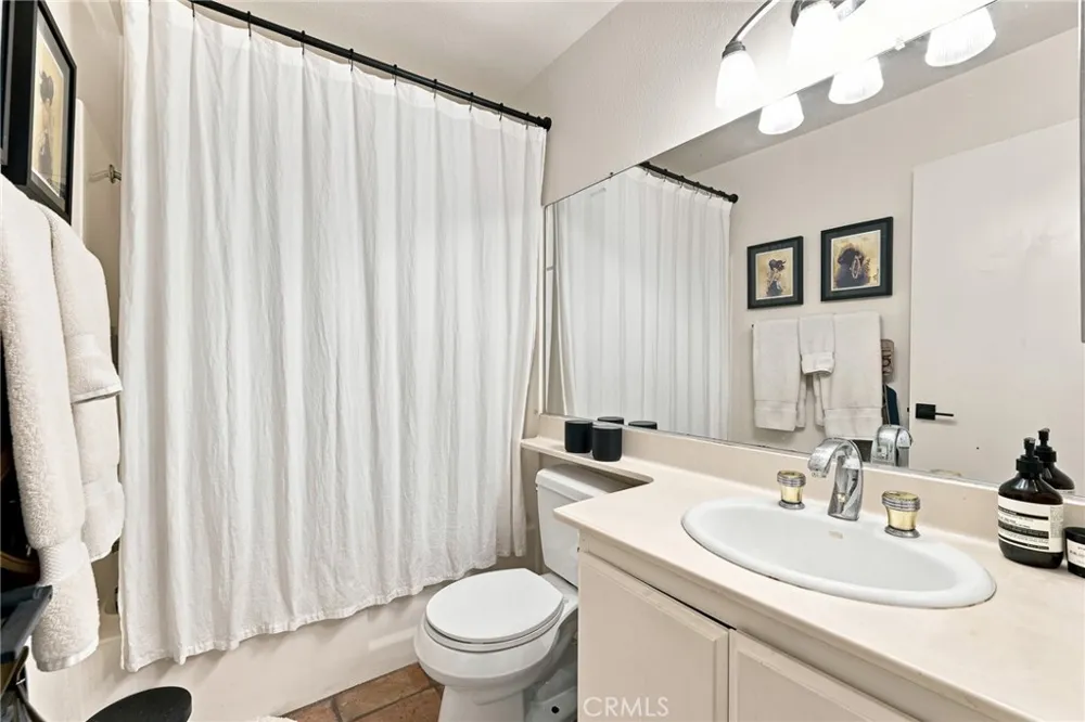 701 Blue Oak Avenue Newbury Park, CA 91320
