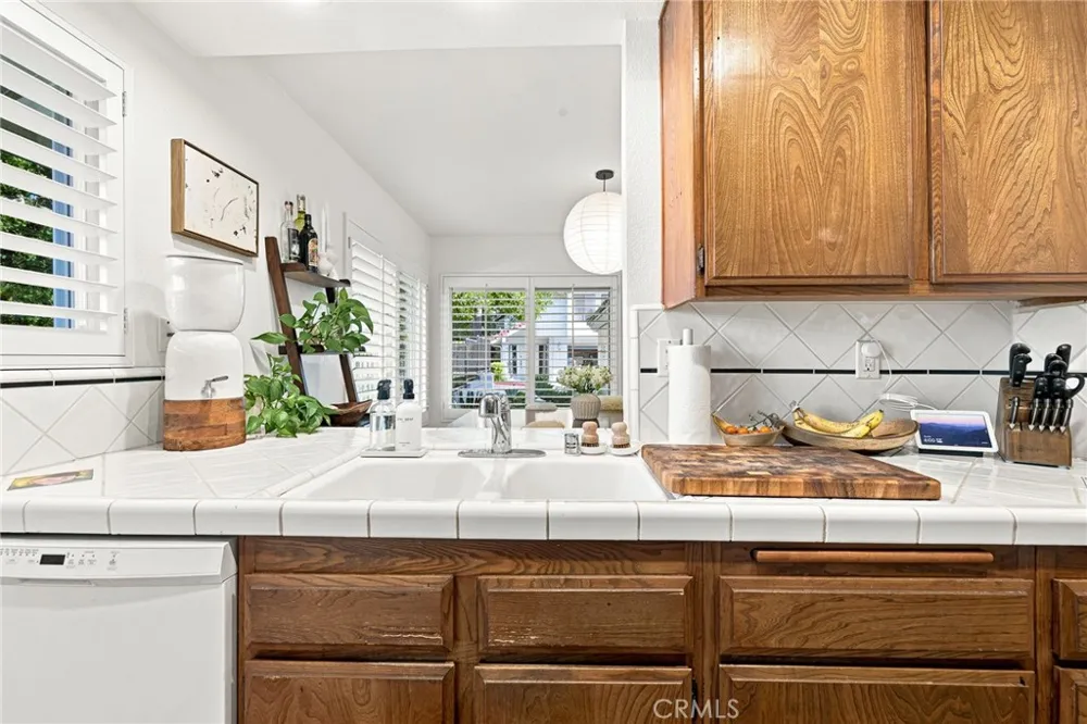 701 Blue Oak Avenue Newbury Park, CA 91320