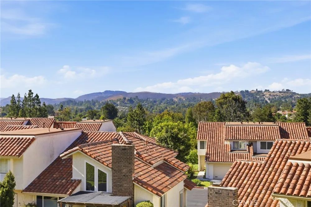 701 Blue Oak Avenue Newbury Park, CA 91320