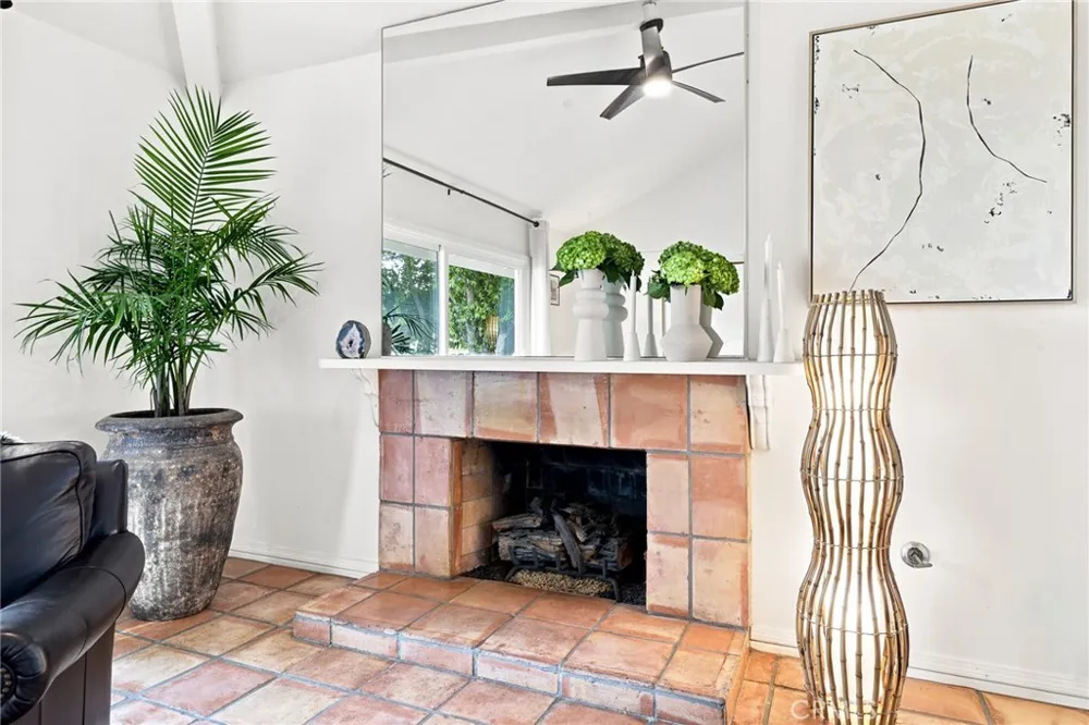 701 Blue Oak Avenue Newbury Park, CA 91320