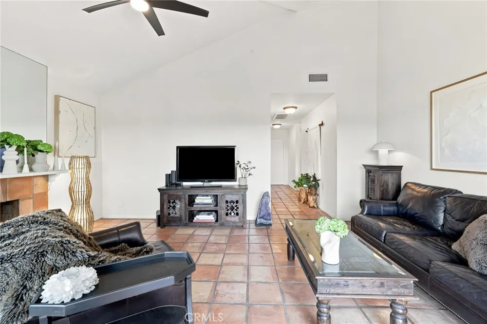 701 Blue Oak Avenue Newbury Park, CA 91320