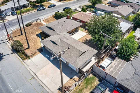 2174 W Lincoln