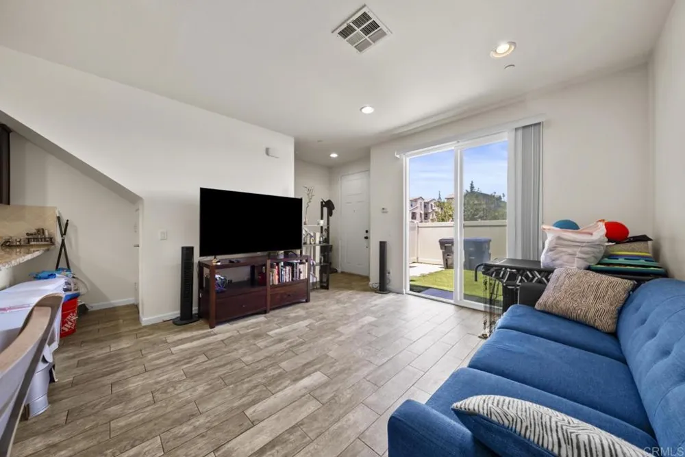 5526 Santa Alicia San Diego, CA 92154