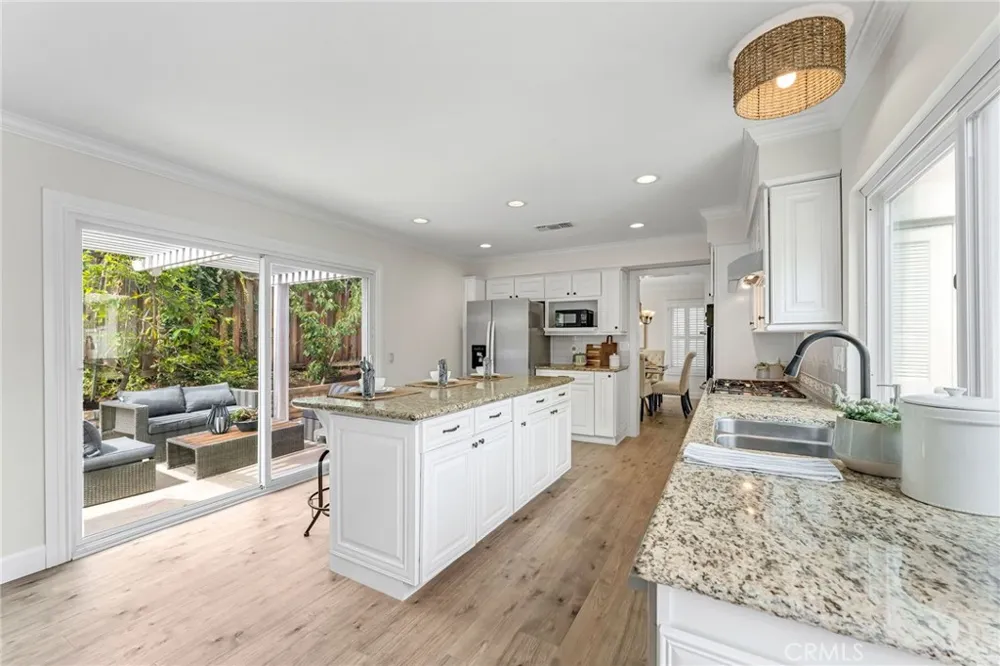 11 Almond Tree Irvine, CA 92612