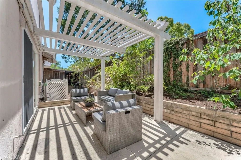 11 Almond Tree Irvine, CA 92612