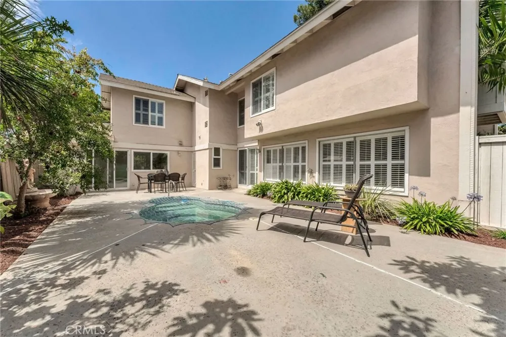 11 Almond Tree Irvine, CA 92612