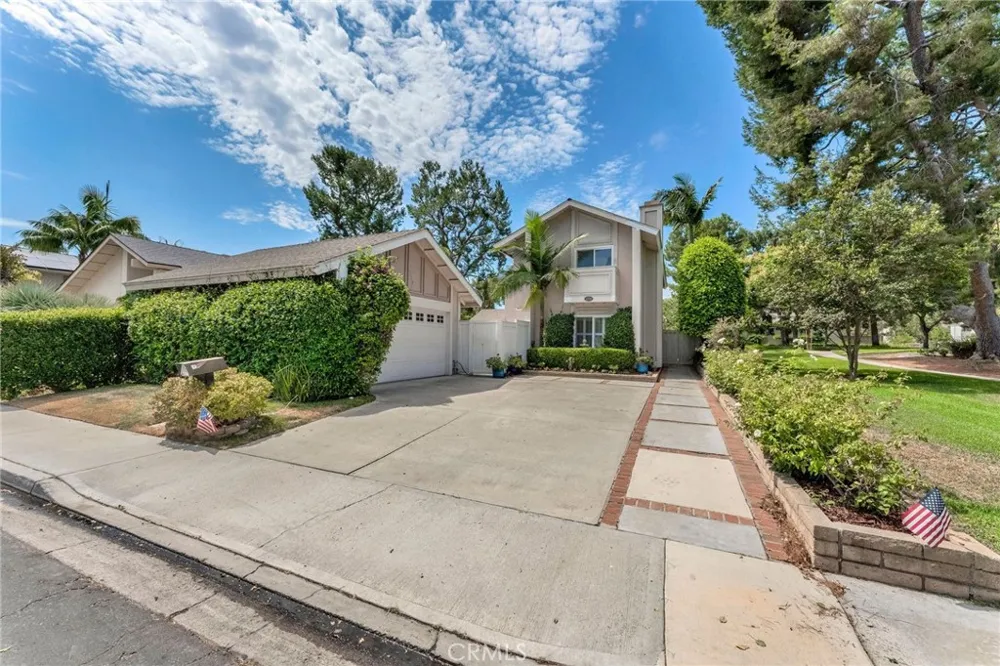11 Almond Tree Irvine, CA 92612