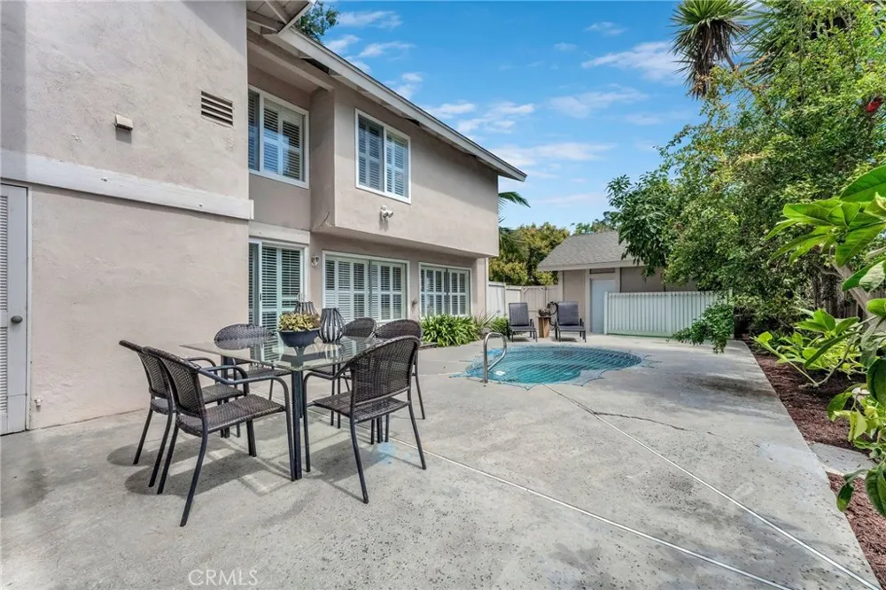 11 Almond Tree Irvine, CA 92612