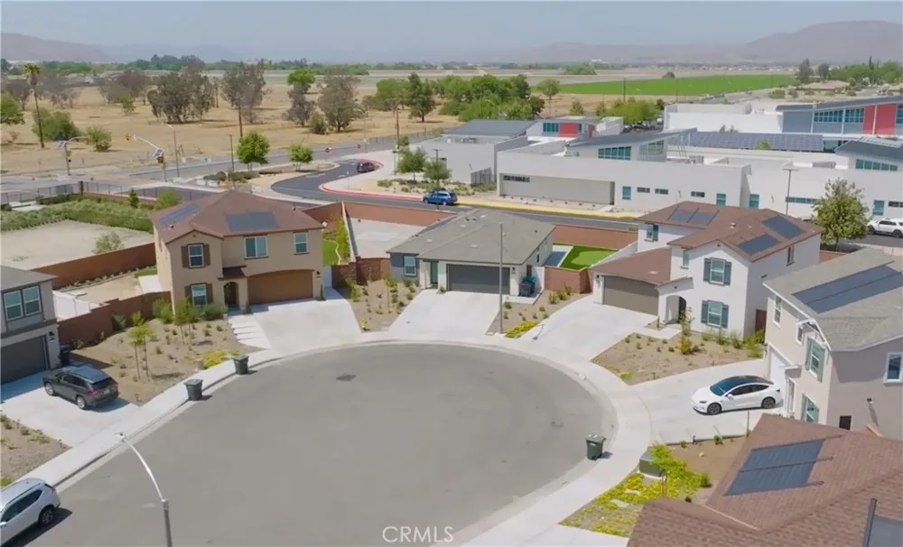 1327 Noble Rein Drive San Jacinto, CA 92582