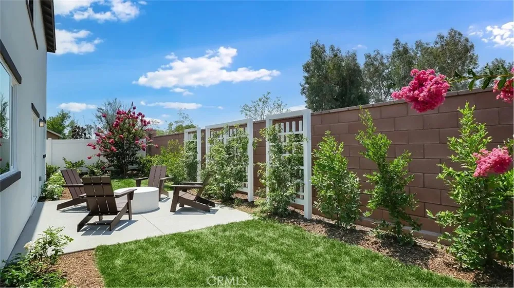 1327 Noble Rein Drive San Jacinto, CA 92582