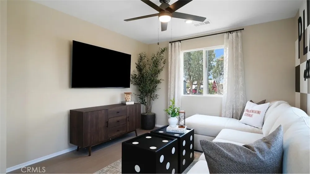 1327 Noble Rein Drive San Jacinto, CA 92582