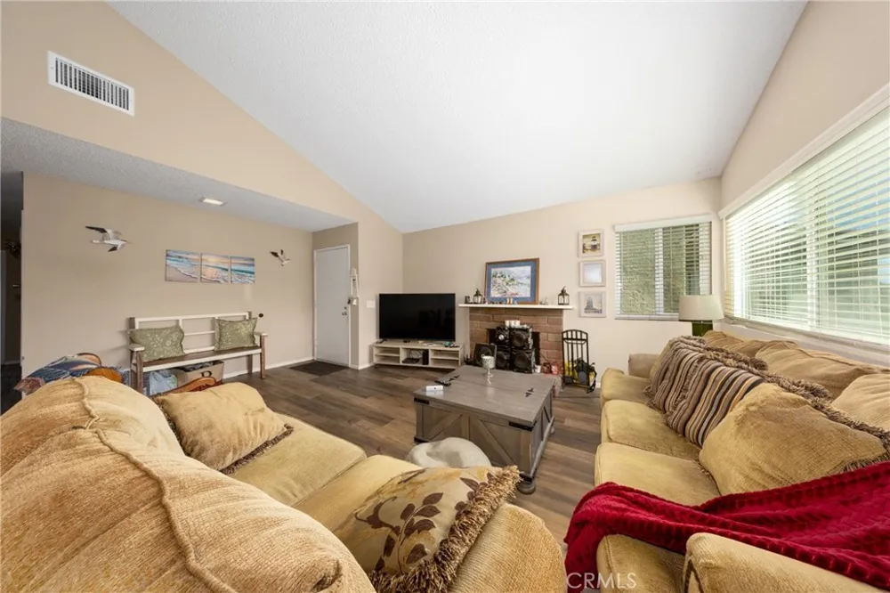 3180 Little Mountain #B San Bernardino, CA 92405