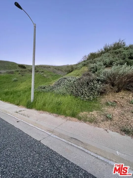 27306 Oak Summit Road Agoura Hills, CA 91301