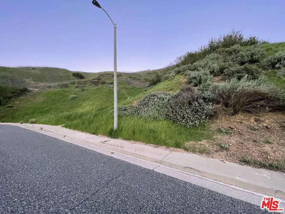 27306 Oak Summit Road Agoura Hills, CA 91301