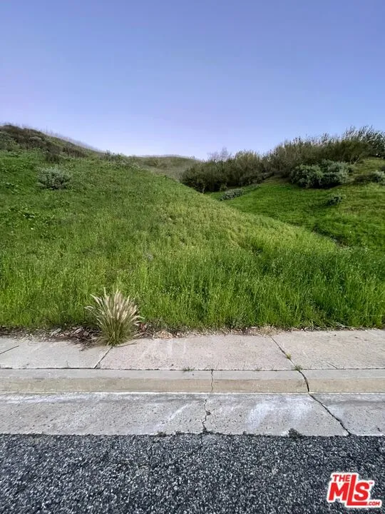27306 Oak Summit Road Agoura Hills, CA 91301