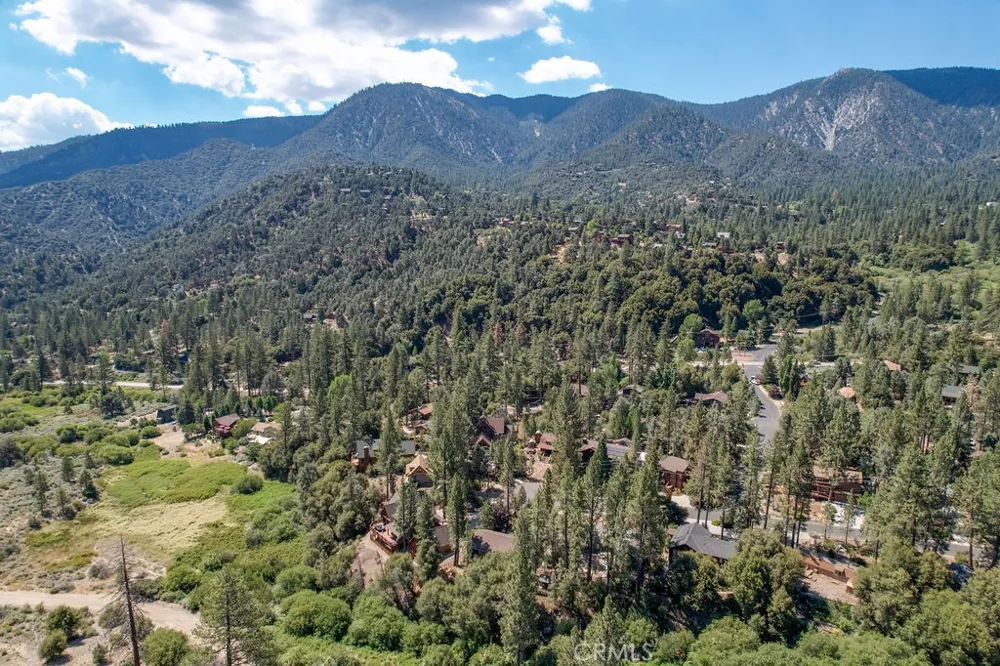 15901 Edgewood Pine Mountain Club, CA 93222