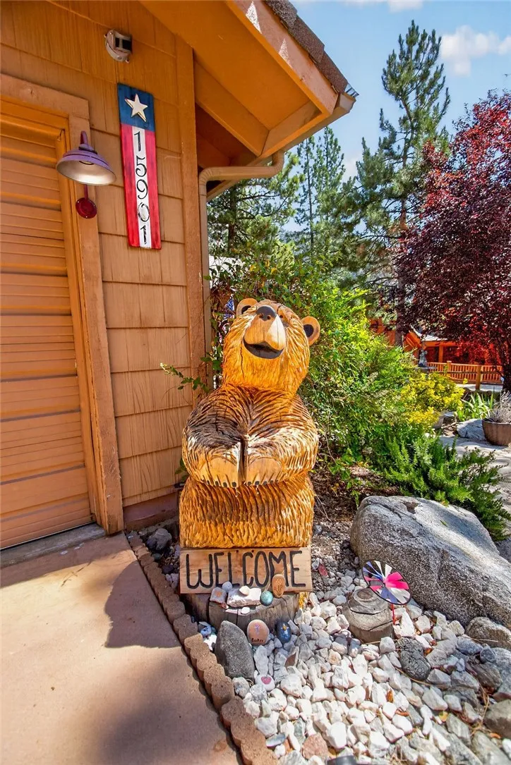 15901 Edgewood Pine Mountain Club, CA 93222