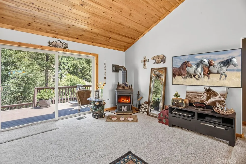 15901 Edgewood Pine Mountain Club, CA 93222