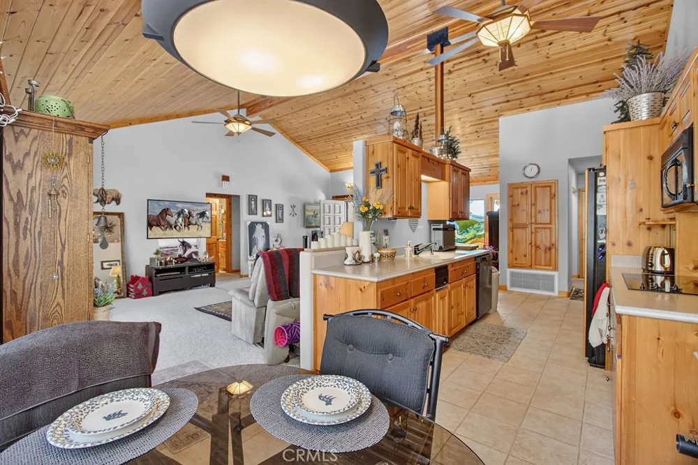 15901 Edgewood Pine Mountain Club, CA 93222