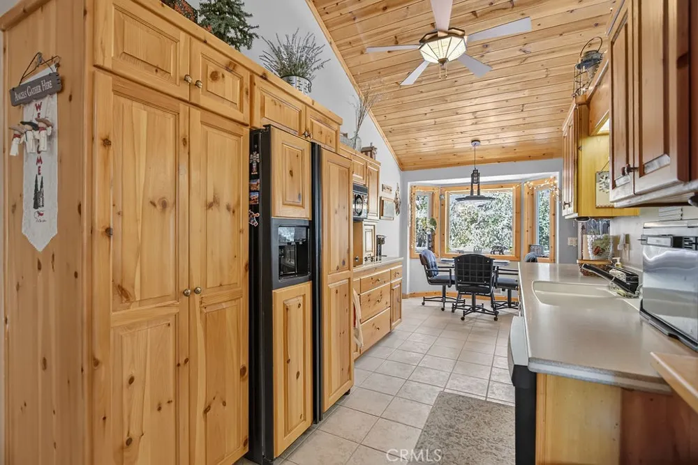 15901 Edgewood Pine Mountain Club, CA 93222