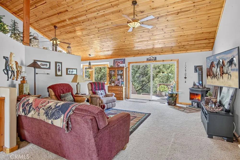 15901 Edgewood Pine Mountain Club, CA 93222