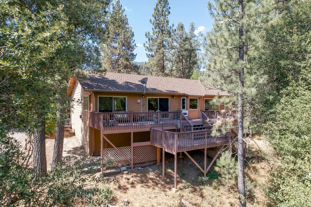 15901 Edgewood Pine Mountain Club, CA 93222