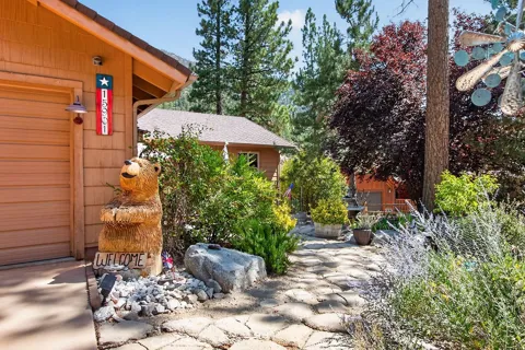 15901 Edgewood