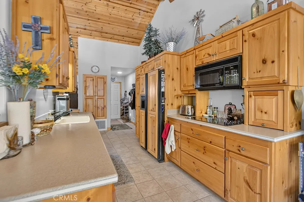 15901 Edgewood Pine Mountain Club, CA 93222