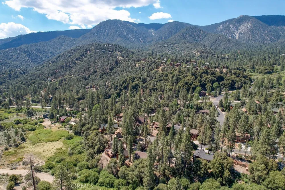 15901 Edgewood Pine Mountain Club, CA 93222