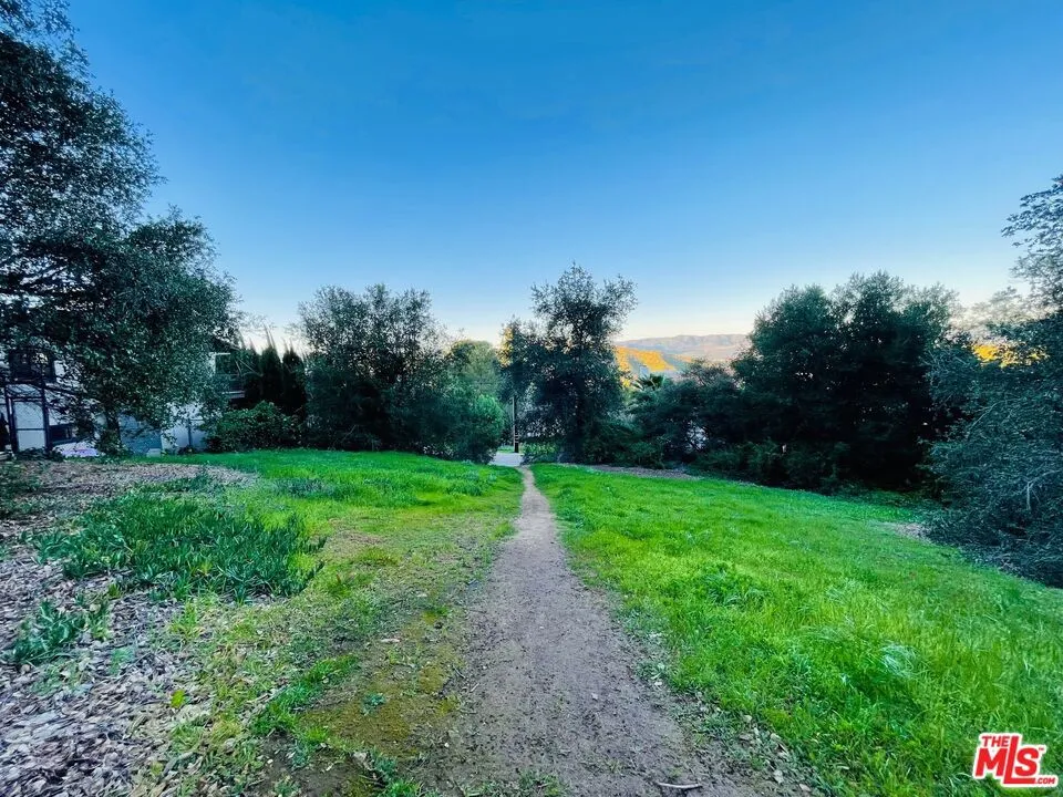 23670 Summit Drive Calabasas, CA 91302