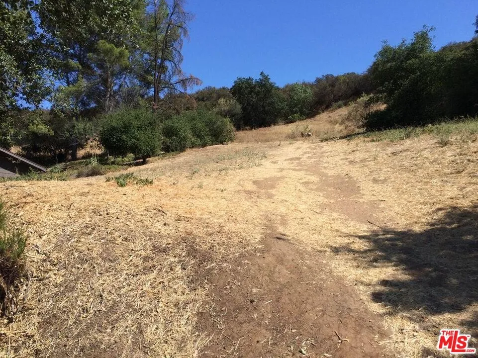 23670 Summit Drive Calabasas, CA 91302