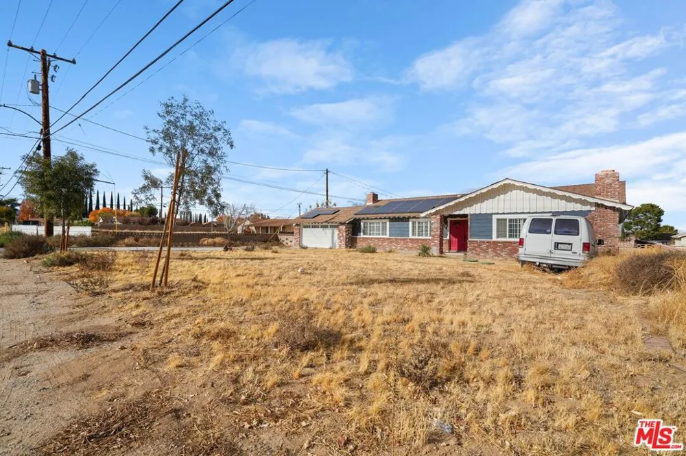 4631 W Avenue M8 Quartz Hill, CA 93536