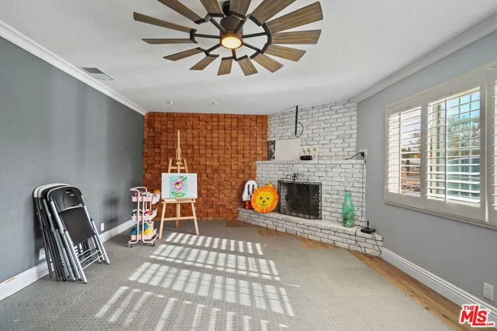 4631 W Avenue M8 Quartz Hill, CA 93536