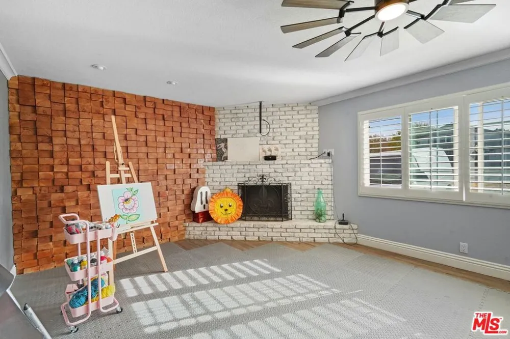 4631 W Avenue M8 Quartz Hill, CA 93536