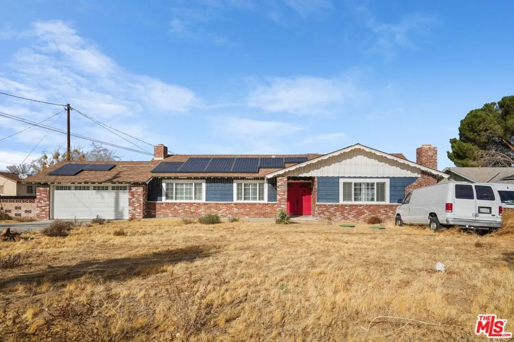 4631 W Avenue M8 Quartz Hill, CA 93536