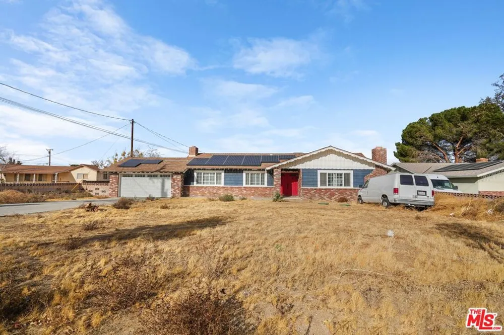 4631 W Avenue M8 Quartz Hill, CA 93536