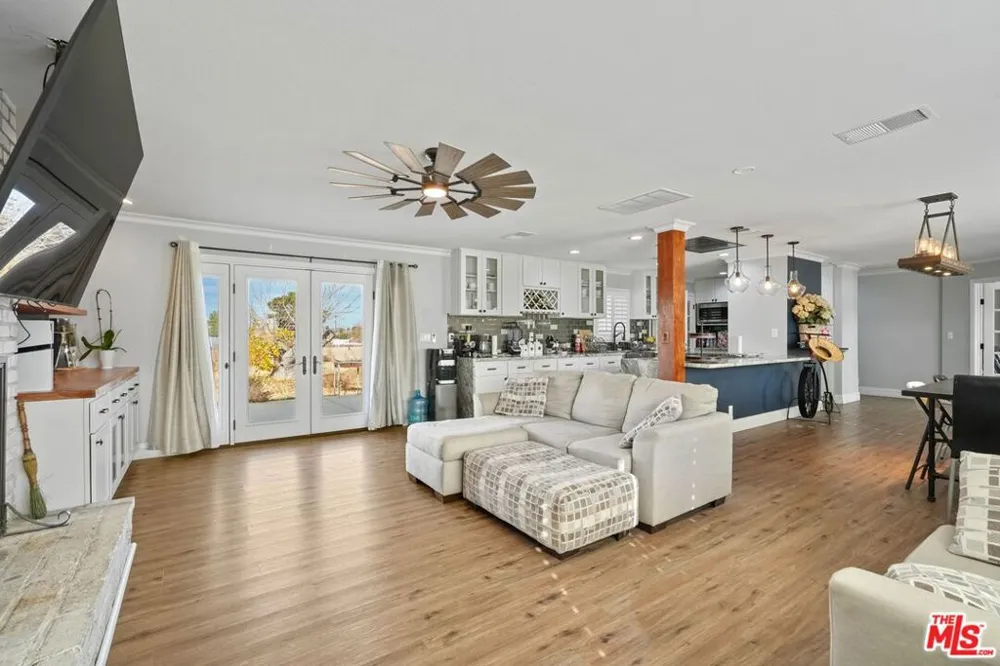 4631 W Avenue M8 Quartz Hill, CA 93536