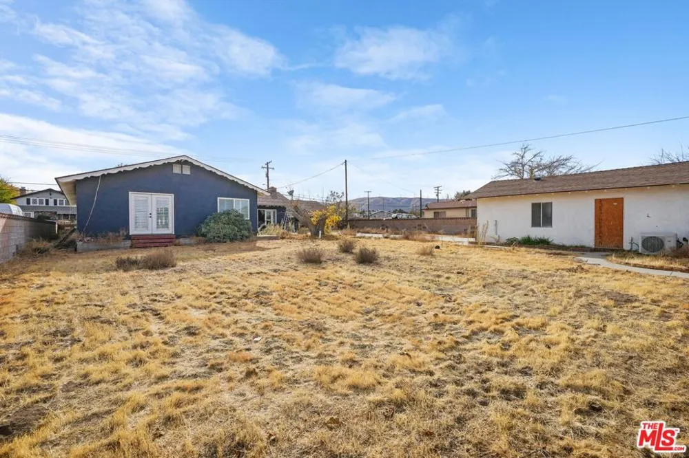 4631 W Avenue M8 Quartz Hill, CA 93536