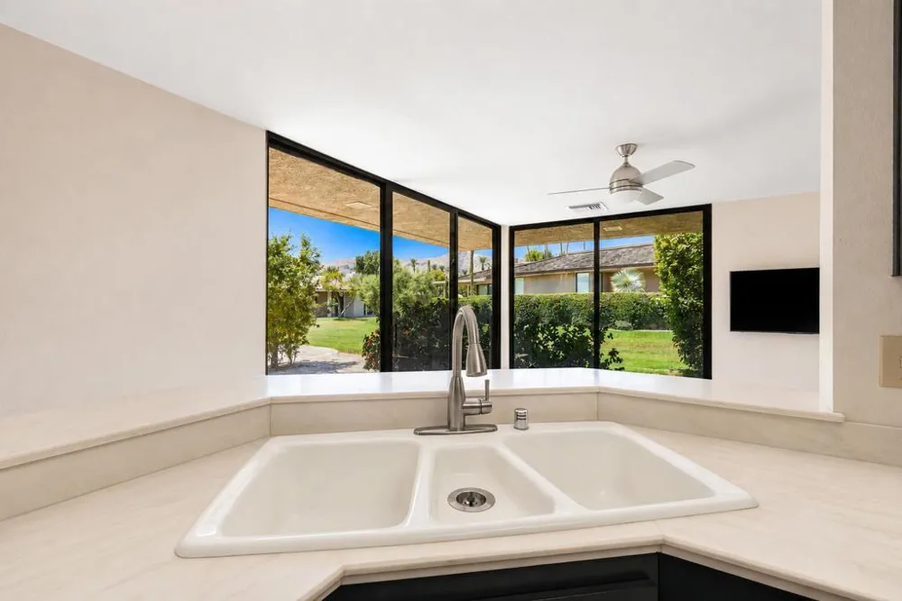 11 Dartmouth Drive Rancho Mirage, CA 92270