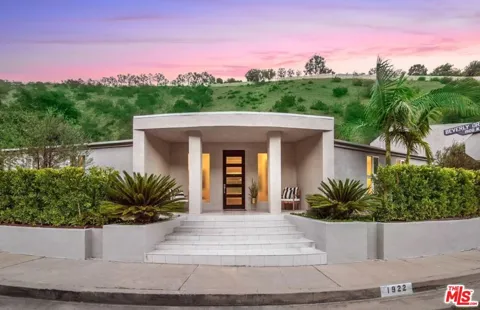 1922 Beverly Drive