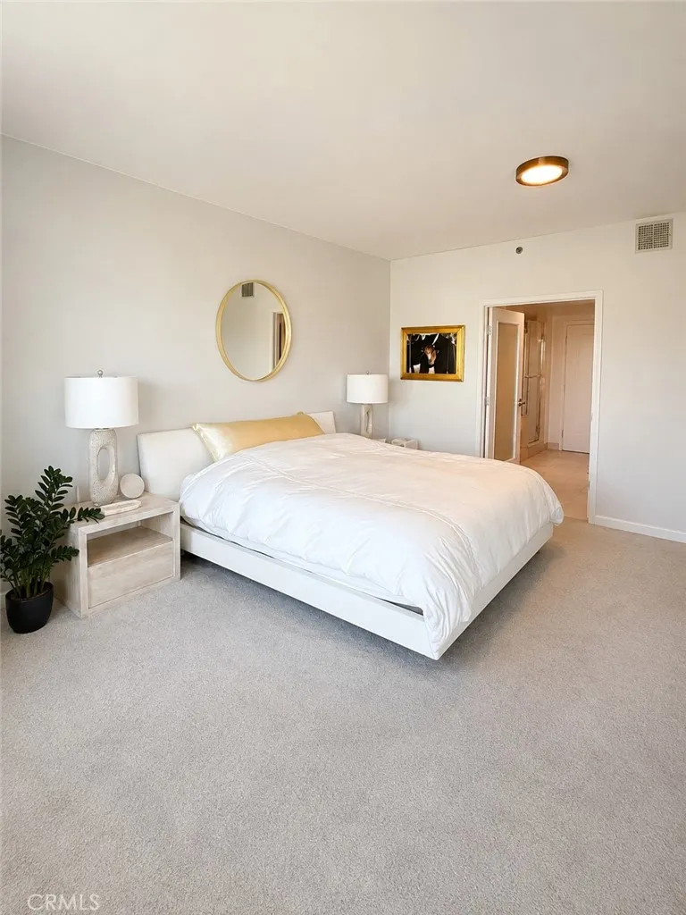 13650 Marina Pointe Drive #1708 Marina del Rey, CA 90292