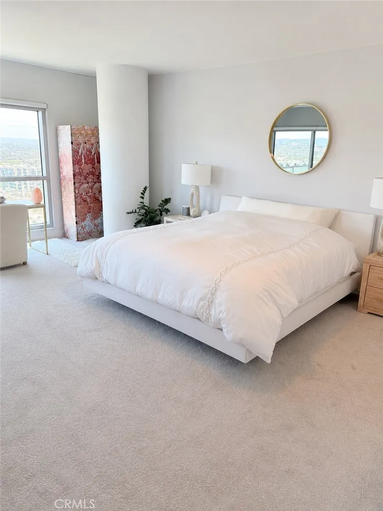 13650 Marina Pointe Drive #1708 Marina del Rey, CA 90292