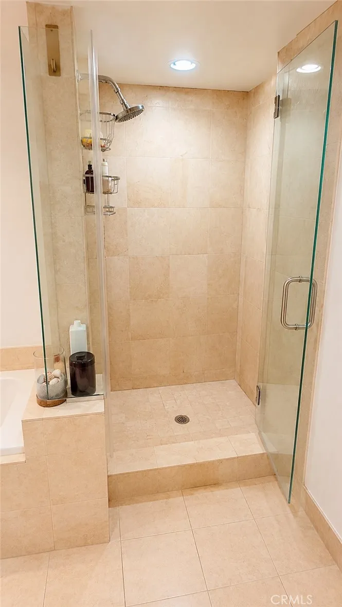 13650 Marina Pointe Drive #1708 Marina del Rey, CA 90292