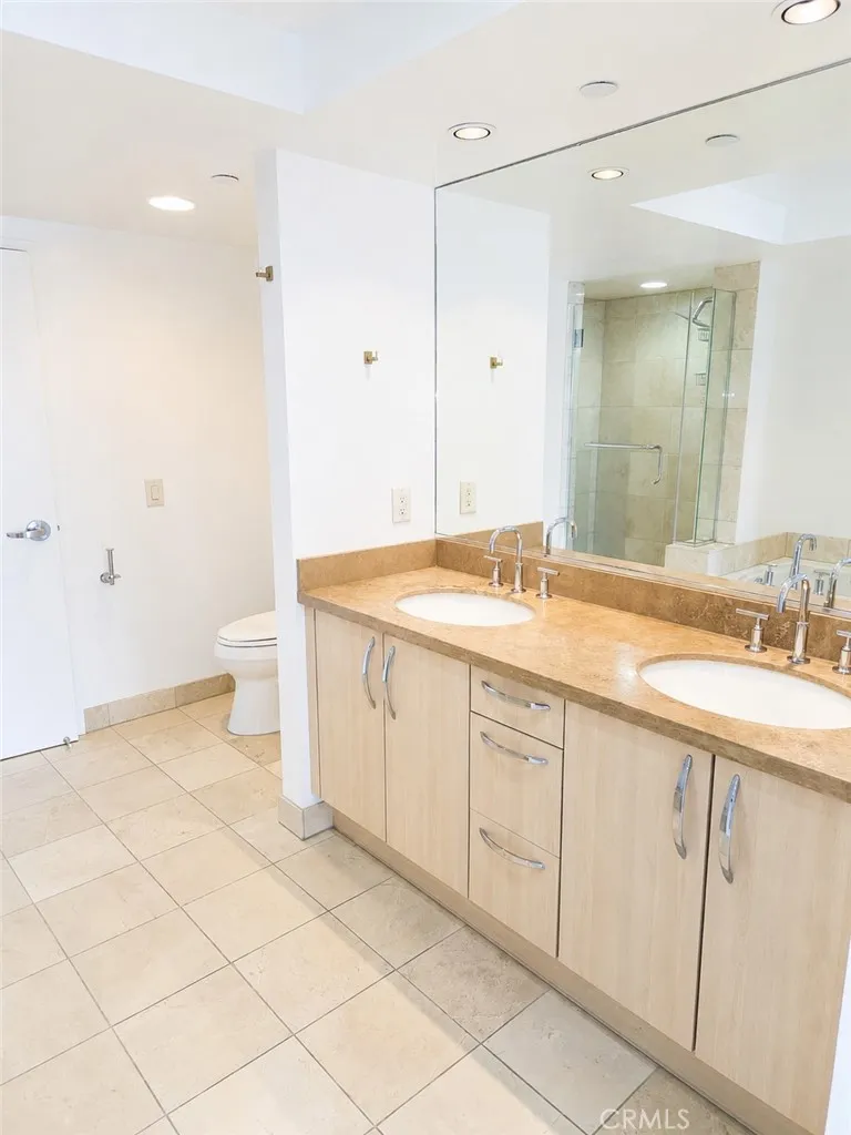 13650 Marina Pointe Drive #1708 Marina del Rey, CA 90292