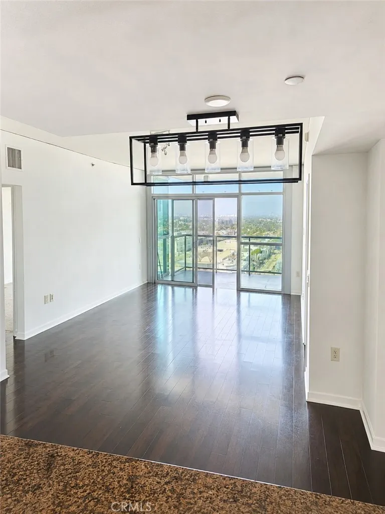 13650 Marina Pointe Drive #1708 Marina del Rey, CA 90292