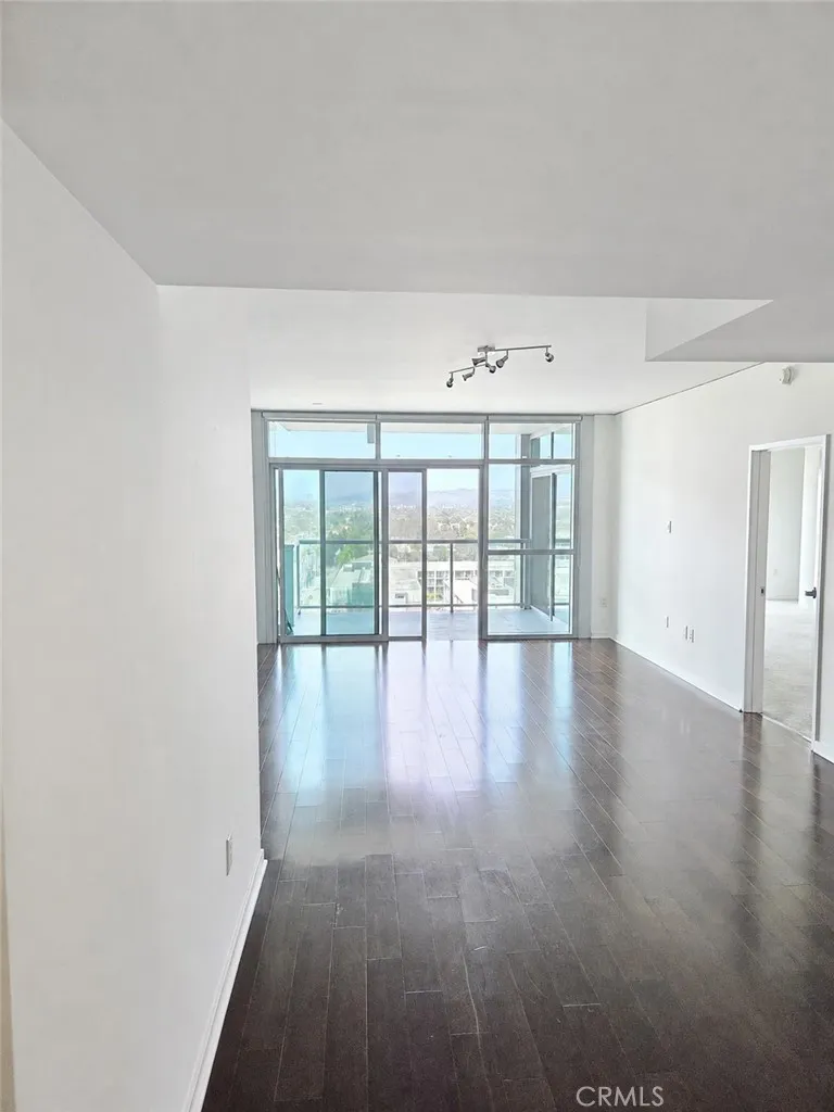 13650 Marina Pointe Drive #1708 Marina del Rey, CA 90292