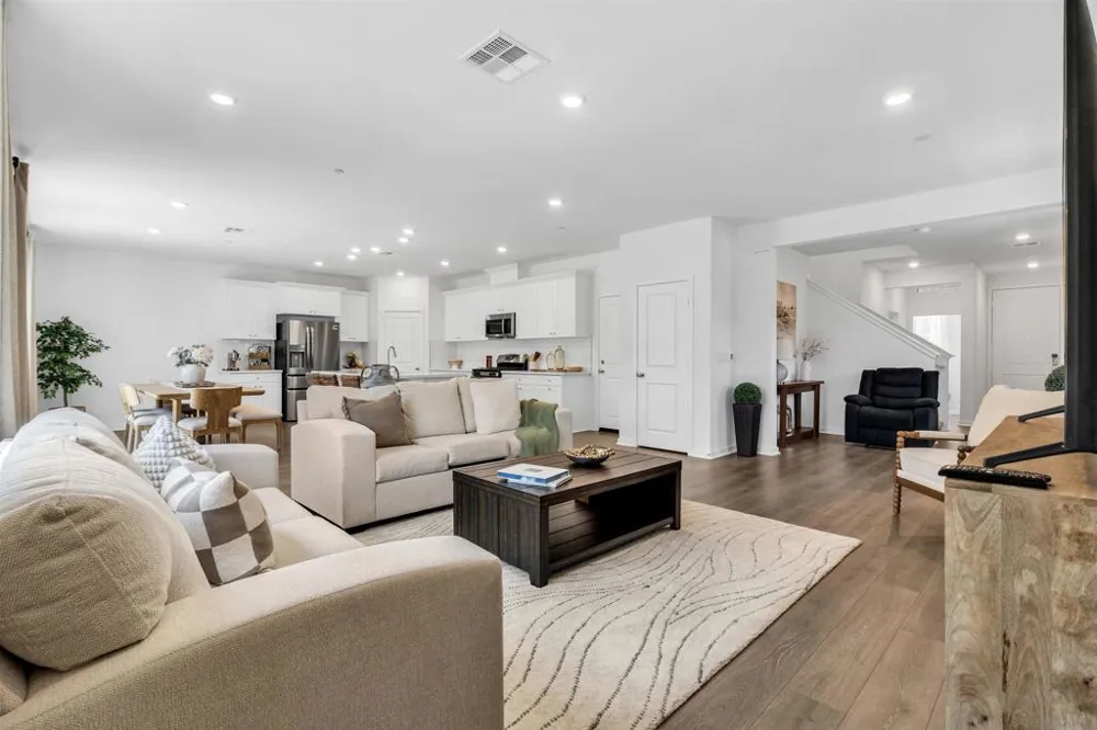 34470 Sakura French Valley, CA 92596