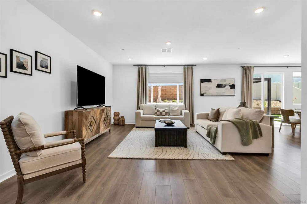 34470 Sakura French Valley, CA 92596
